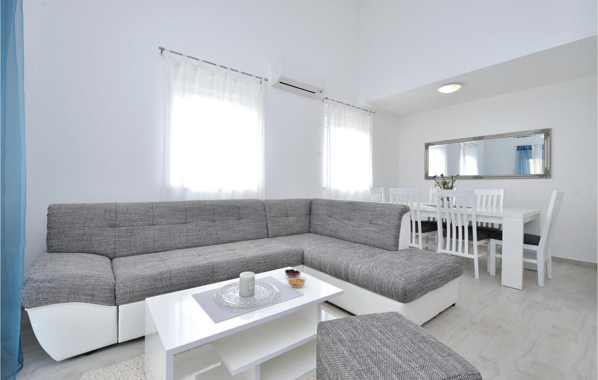 Nice Apartment In Vrsi-Mulo With Wifi ภายนอก รูปภาพ